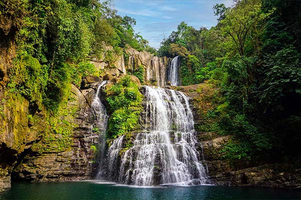 http://nauyaca-waterfalls